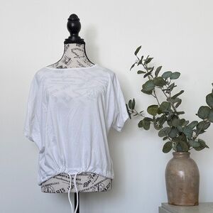 Lululemon White T-Shirt - Size 8